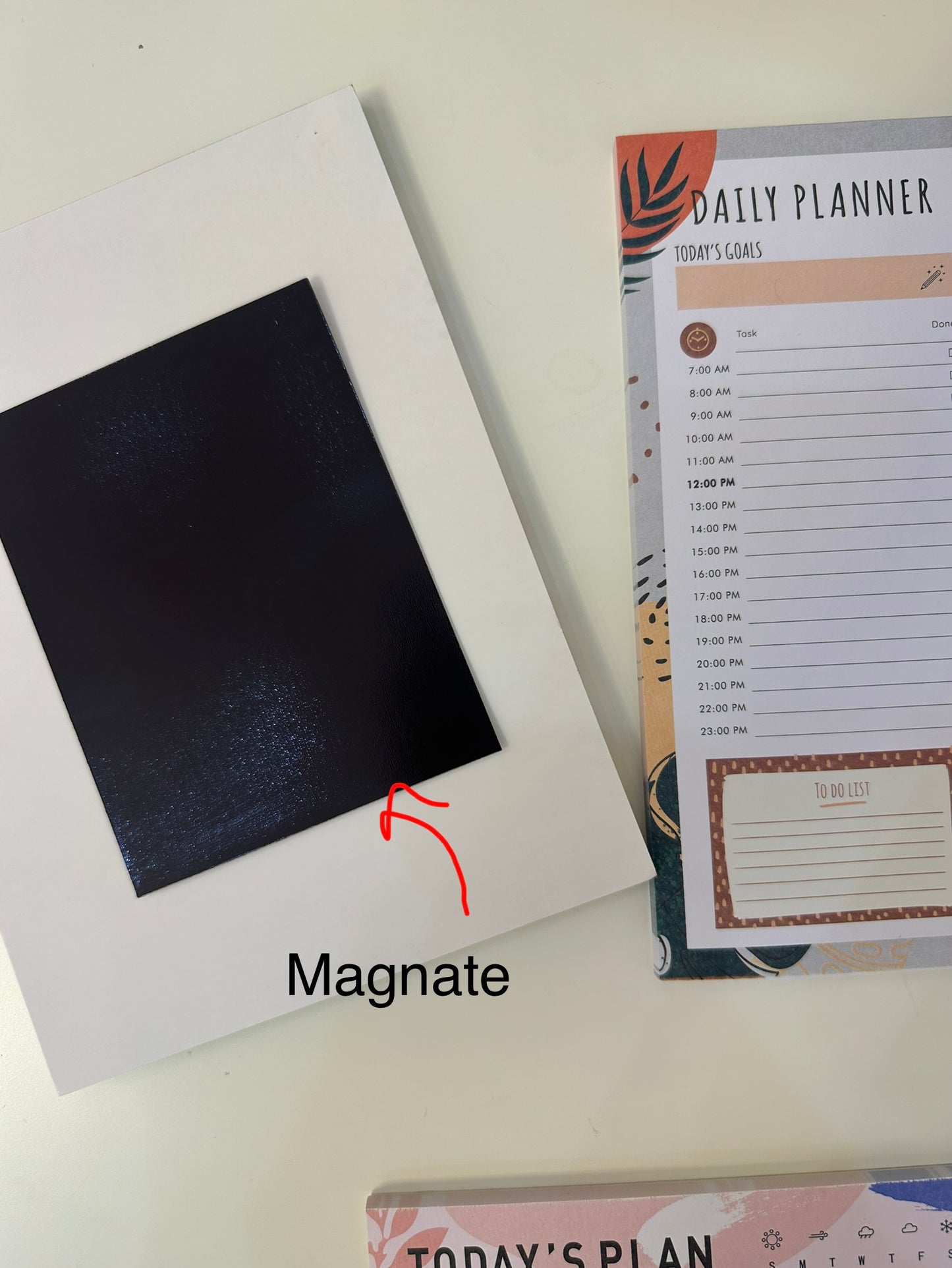 DAILY PLANNER WITH MAGNET